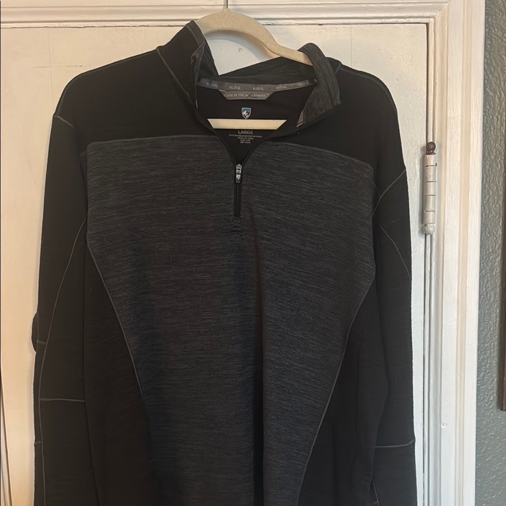 Men's Black and Gray Sweater